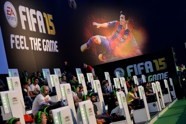Endlich! Neues Kommentatoren-Duo bei Fifa 16!