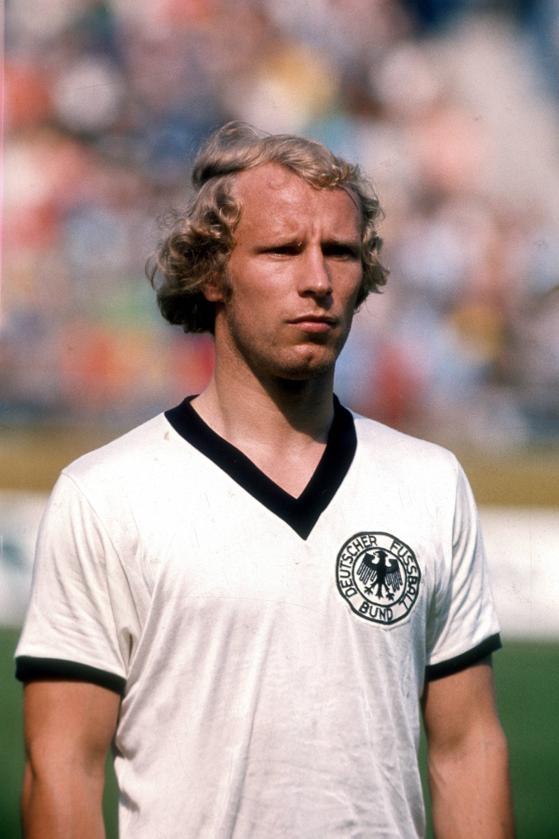 Hans-Hubert alias Berti Vogts schaut auf eine erfolgreiche Trainer-Karriere zurück, doch auch seine Erfolge aus seiner aktiven Zeit als Spieler sind beachtlic