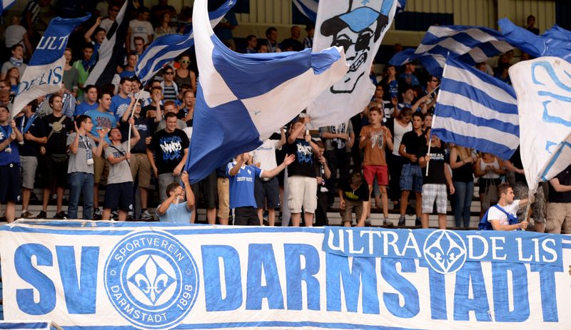 Darmstadt mit herzergreifender Geste!