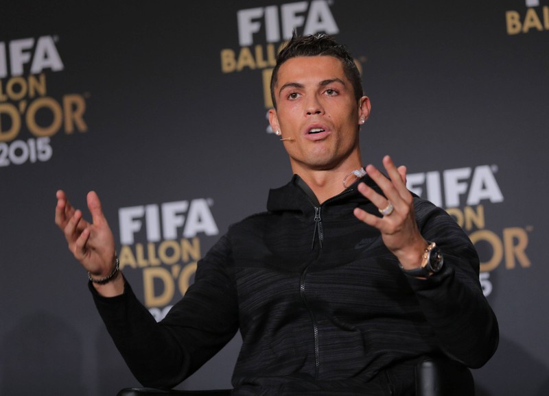 Cristiano Ronaldo wurde im Jahr 2016 zum Weltfußballer gewählt und erhielt den Ball d'Or.