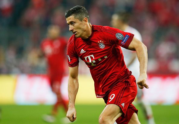 So heftig explodierte Lewandowskis Entwicklung von FIFA 10 bis FIFA 16!