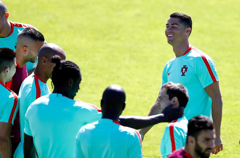 Das geschieht vor dem EM-Finale bei Frankreich und Portugal!