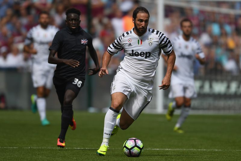 Erstes Spiel von Higuain - Und die Fans sind enttäuscht!