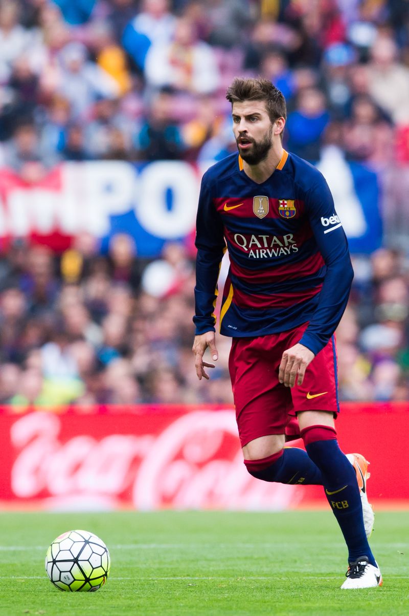 Pique stichelt gegen Ronaldo und wird von CR7 komplett zerstört!