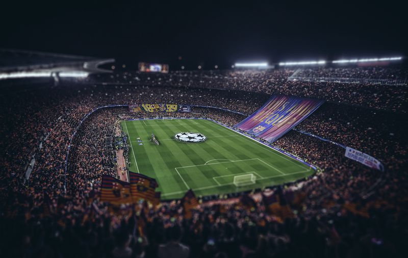 Fans des FC Barcelona lösen Naturgewalt aus