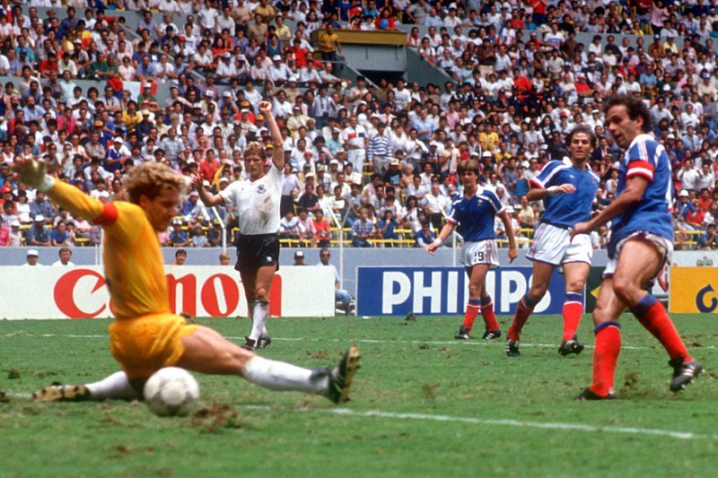 Der ehemalige deutsche Torwart erlangte während der FIFA-Weltmeisterschaft 1982 traurige Berühmtheit durch einen Zusammenstoß mit dem französischen Verteidiger Patrick Battiston.