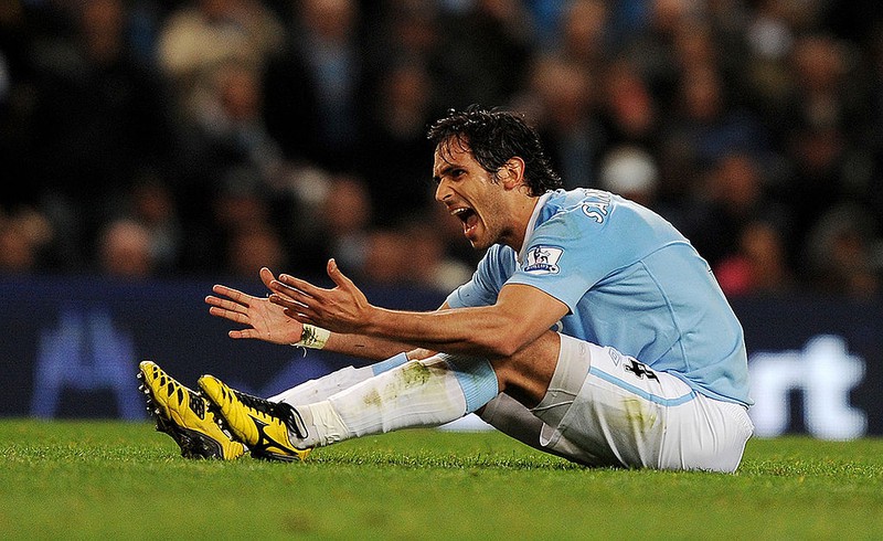 Dieses Bild zeigt Ex-Manchester City Spieler Roque Santa Cruz.