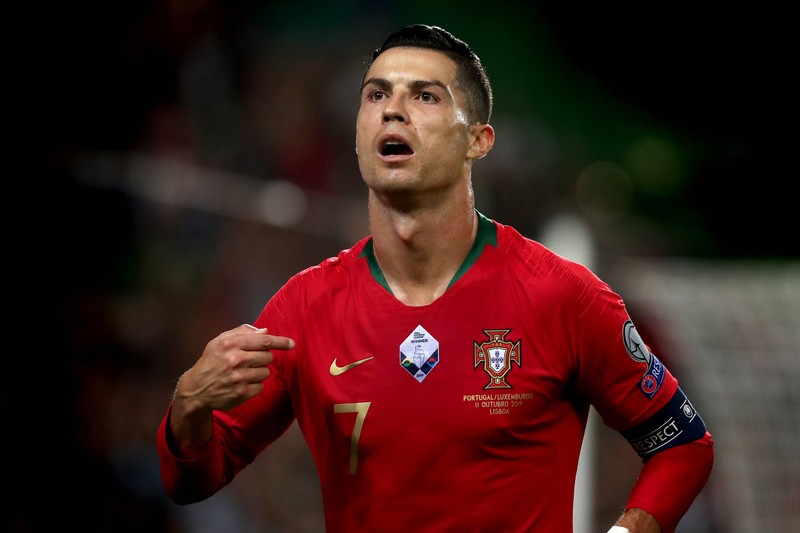 Cristiano Ronaldo hat durch den Fußball ein riesiges Vermögen aufgebaut.