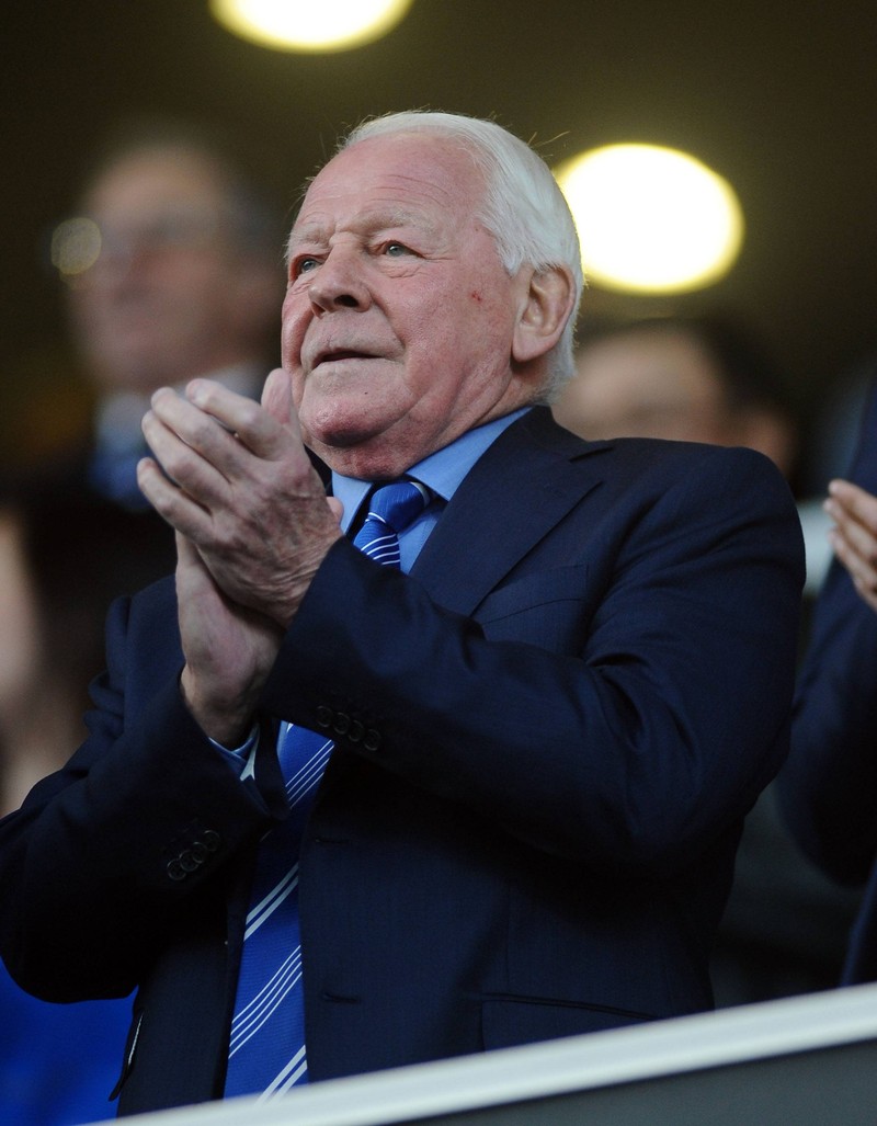 Dave Whelan ist schon lange kein Spieler mehr, aber dennoch vermögend!