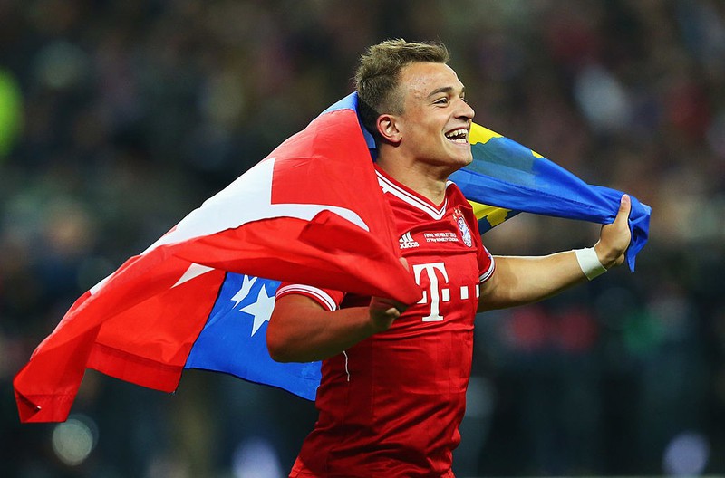 Xherdan Shaqiri freut sich über den Bayern-Sieg