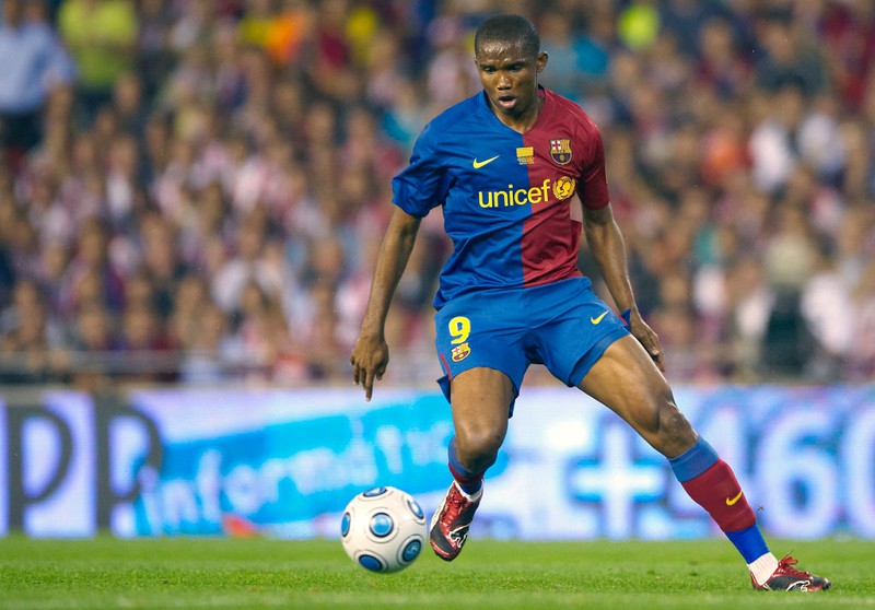 Samuel Eto'o am Ball