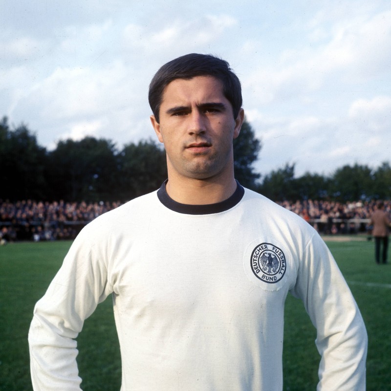 Gerd Müller ist im Sturm der Top-Elf des FCB von Effenberg.