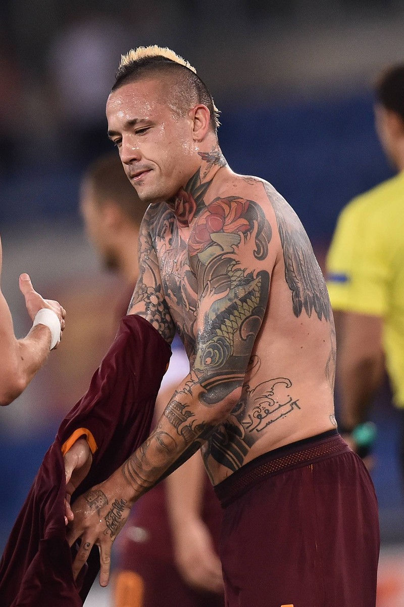 Radja Nainggolan trägt zahlreiche Tattoos auf seinem Körper.