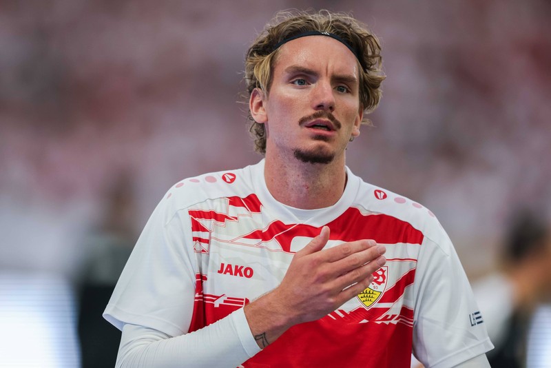 Nick Woltemade möchte sich dem FC Bayern anschließen. Doch der VfB Stuttgart möchte ihn nicht gehen lassen.