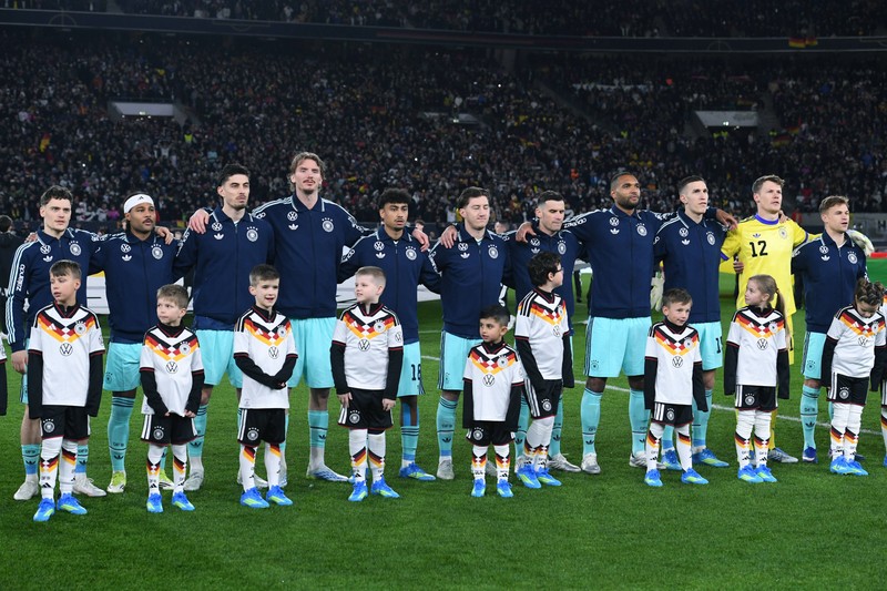 Welche Autos fahren die DFB-Spieler und wie viel verdienen sie?