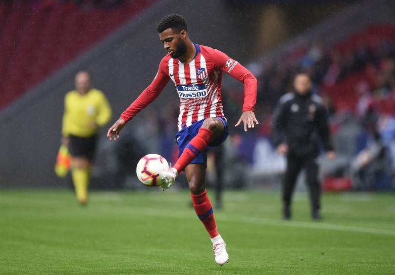 Dieses Bild zeigt Fußballspieler Thomas Lemar, der in der Saison 18/19 einen teuren Transfer hinter sich hat.