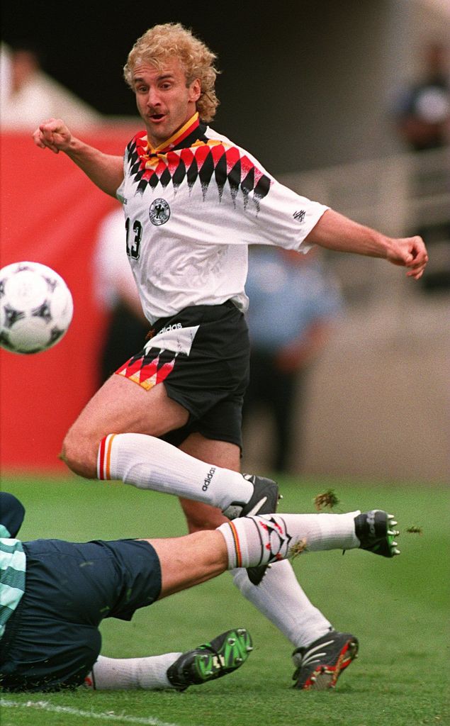 Dieses Bild zeigt die deutsche Fußball-Legende Rudi Völler.
