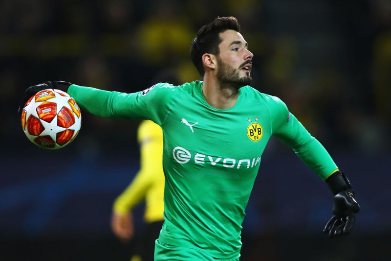 Fußballer Roman Bürki, der Dortmund-Torwart ist
