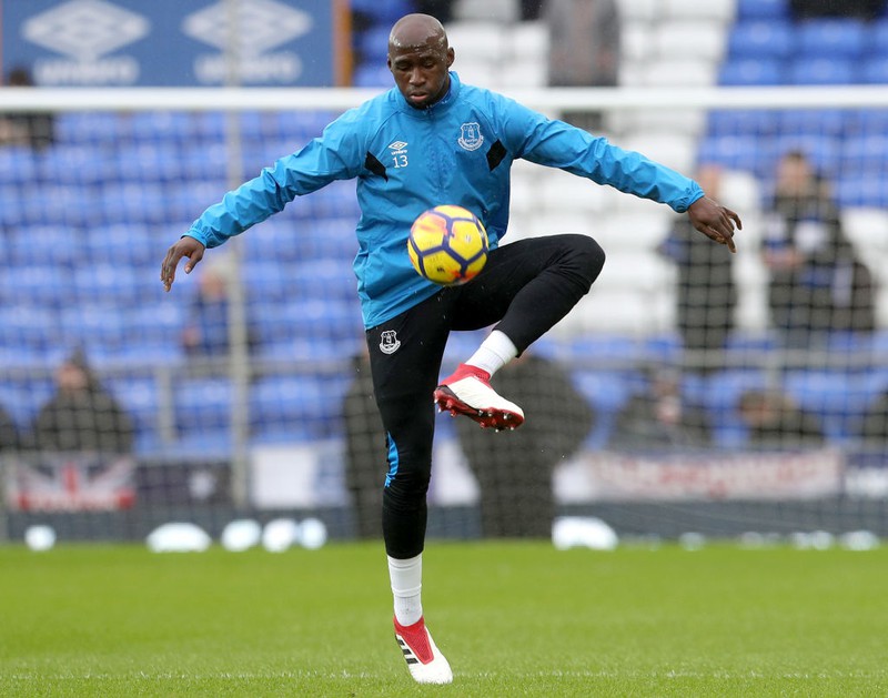 Eliaquim Mangala beim Training auf dem Rasen