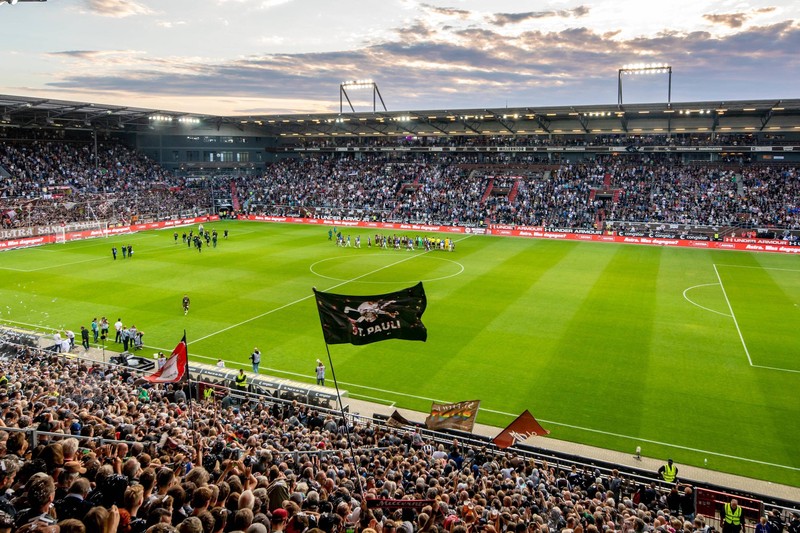 In St. Pauli steigen die Preise von Speisen und Getränken aufgrund höherer Logistik- und Personalkosten.