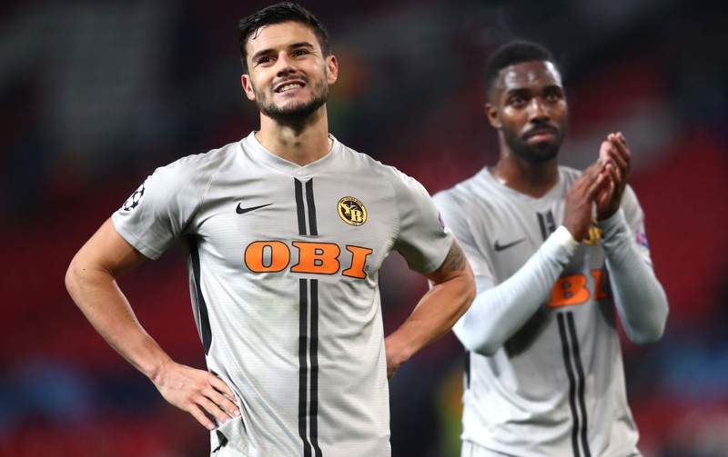 Loris Benito bei einem Champions League Spiel
