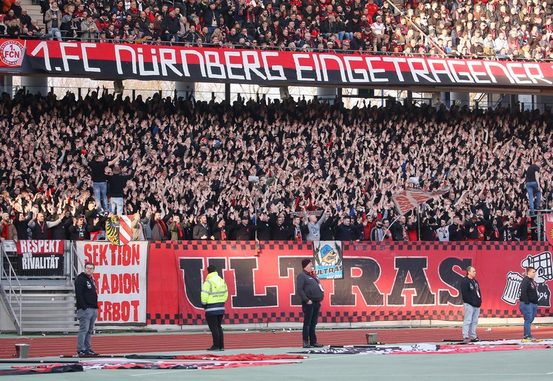 Man sieht das Stadion vom 1. FC Nürnberg, der schon acht mal abgestiegen ist in der Bundesliga