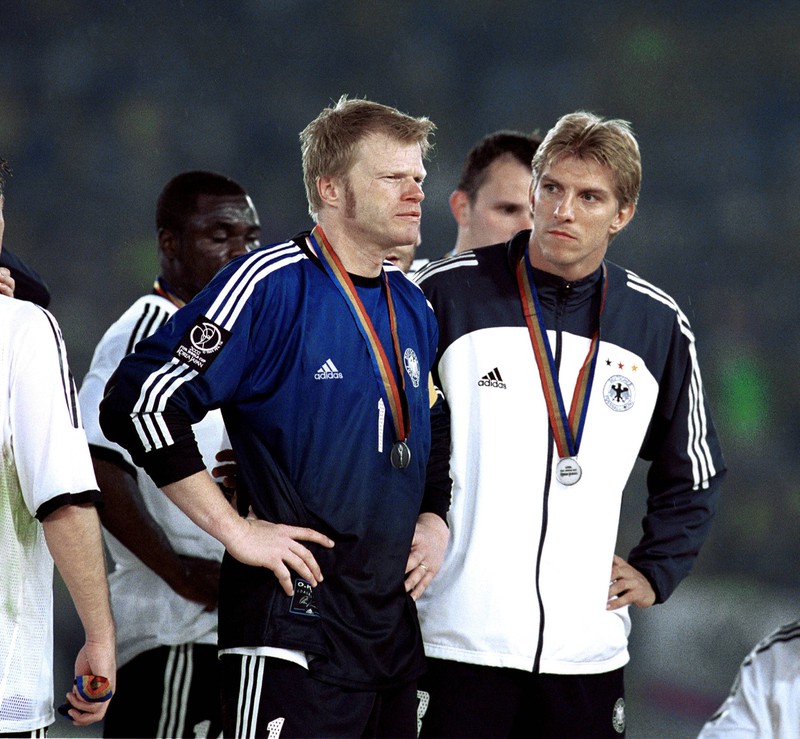 Man sieht Deutschland und Spieler. die im Finale verloren haben im Jahr 2002