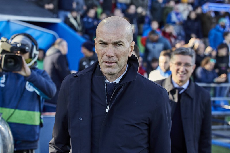 Zinedine Zidane als Cheftrainer von Real Madrid, der im Jahr 12 Millionen Euro kassiert