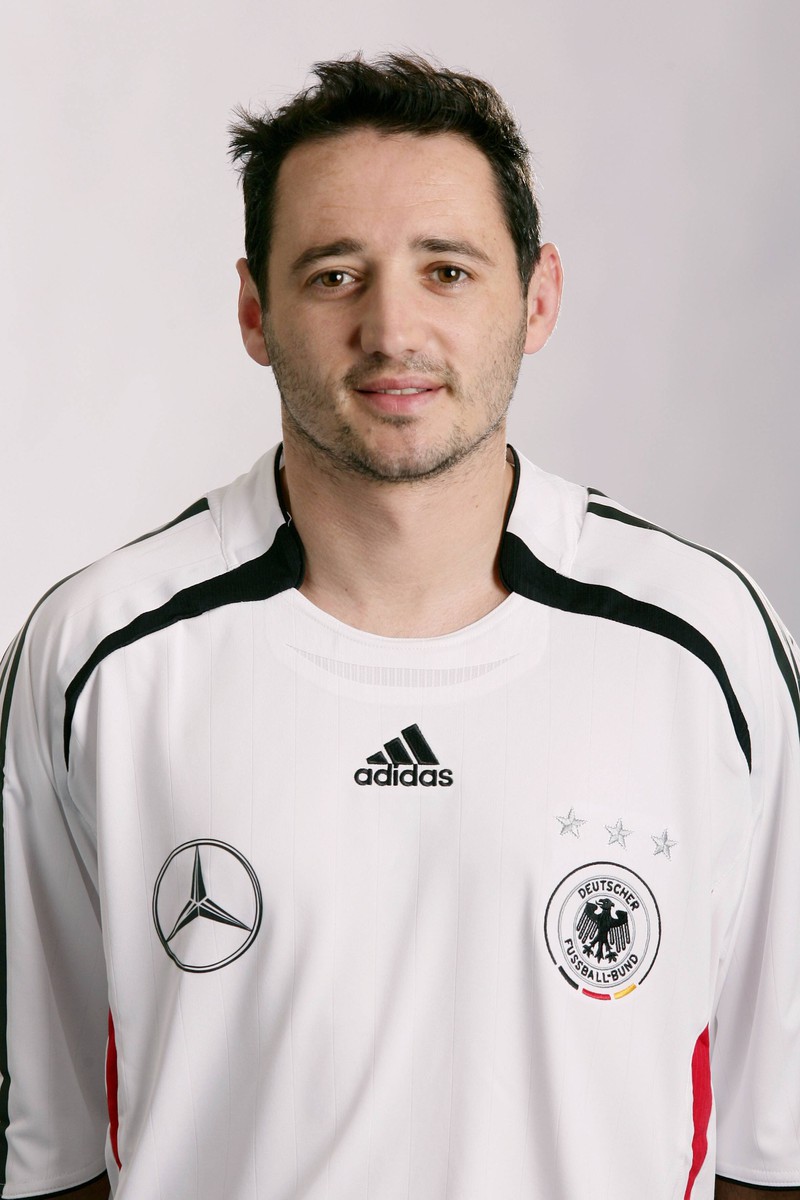 Oliver Neuville war Mittelstürmer.