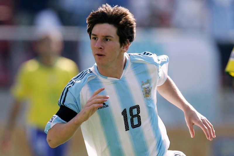 2005 spielte der Fußball Profi bereits für Argentinien.