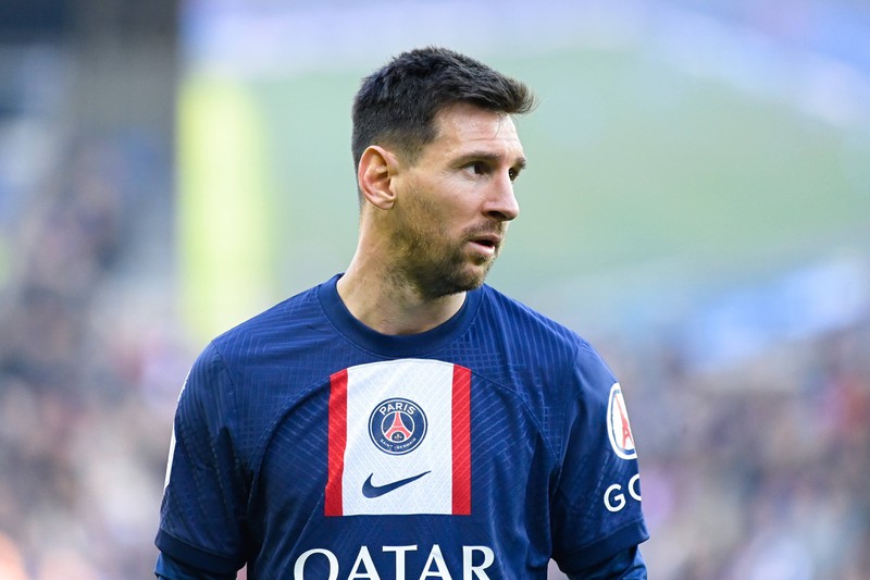 Fußballstar Messi im Trikot von PSG