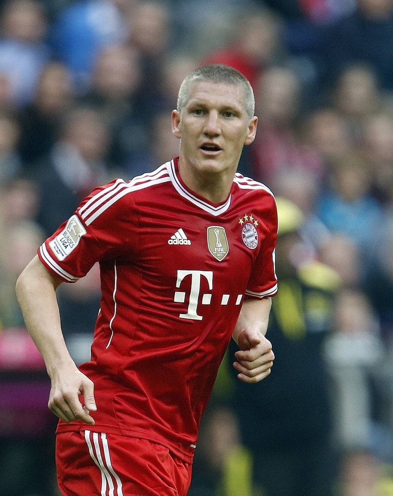 Mit welcher Nummer spielte Bastian Schweinsteiger für den FC Bayern München?