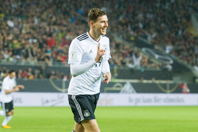 Deutschland gegen Aserbaidschan als sie 5:1 gewonnen haben und Goretzka das erste Tor schoss