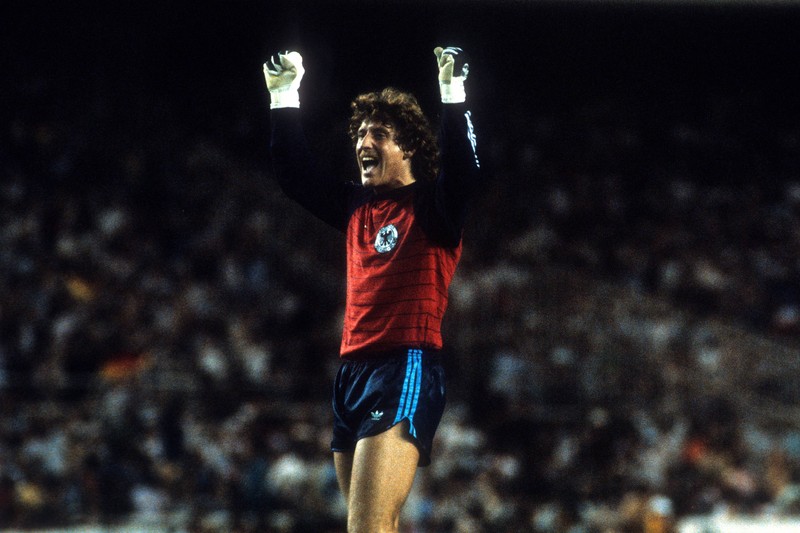 Harald Schumacher hat im WM-Halbfinale 1982 gegen Frankreich gewonnen.