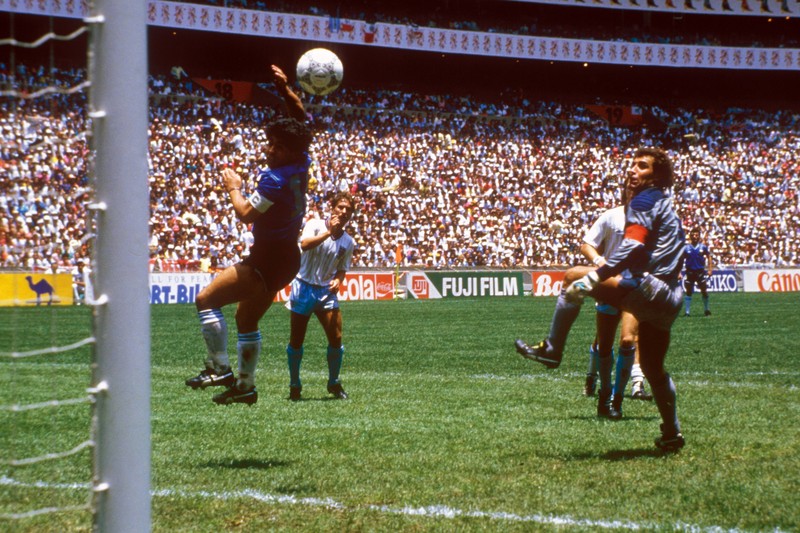 Maradona erzielte das 1:0 für Argentinien und ebnete damit den Weg ins Finale