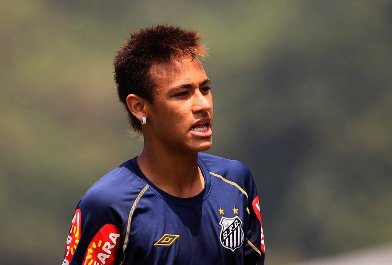 Neymar wäre beinahe zum FC Bayern gewechselt. Doch das Geld stimmte nicht, sodass der Deal platzte.