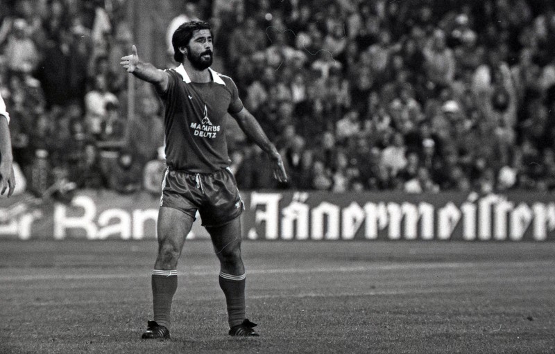 Nummer 1 und unerreicht: Gerd Müller, die Torjäger-Legende des FC Bayern, die bis heute Rekorde hält und die Fußballgeschichte geprägt hat.