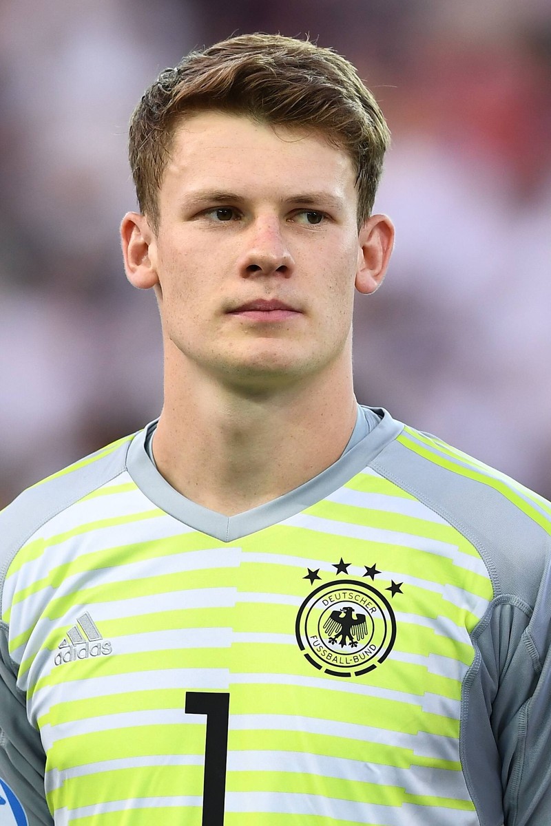 Alexander Nübel startete seine Karriere beim SC Paderborn, wo er auch zur Schule ging.