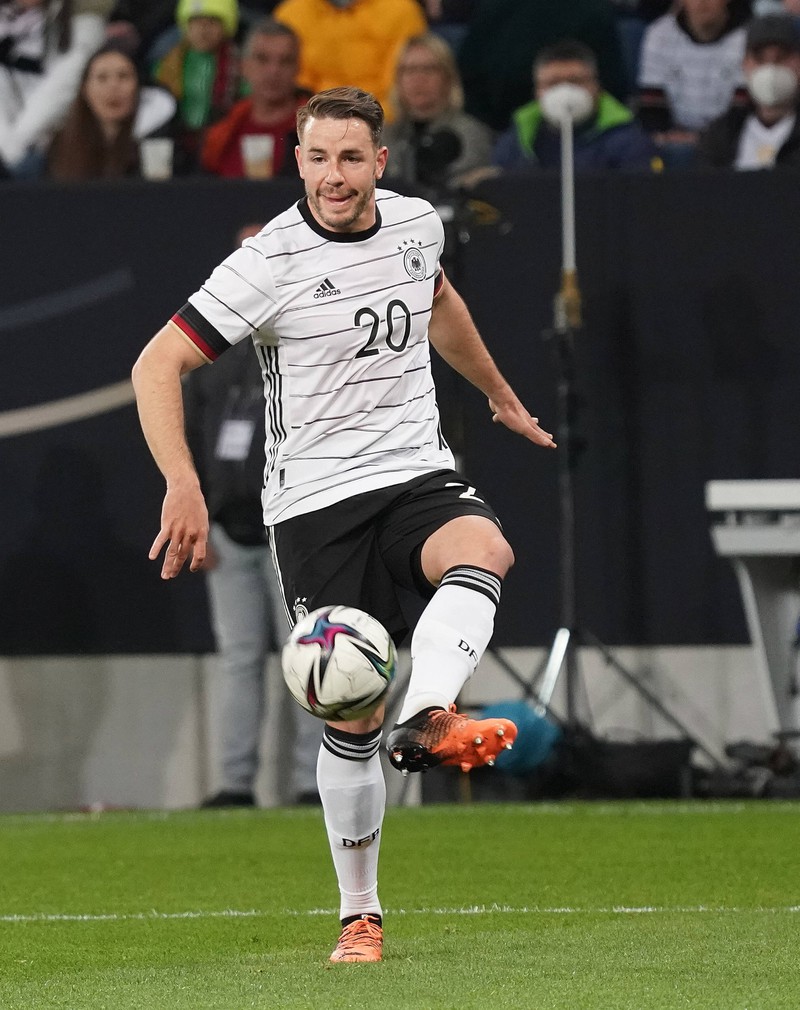 Christian Günter spielt in der Nationalmannschaft und machte einen Realschulabschluss