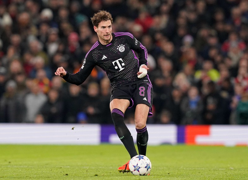 Leon Goretzka ist ein deutscher Fußballer, der noch bis Sommer 2026 beim FC Bayern München unter Vertrag steht.