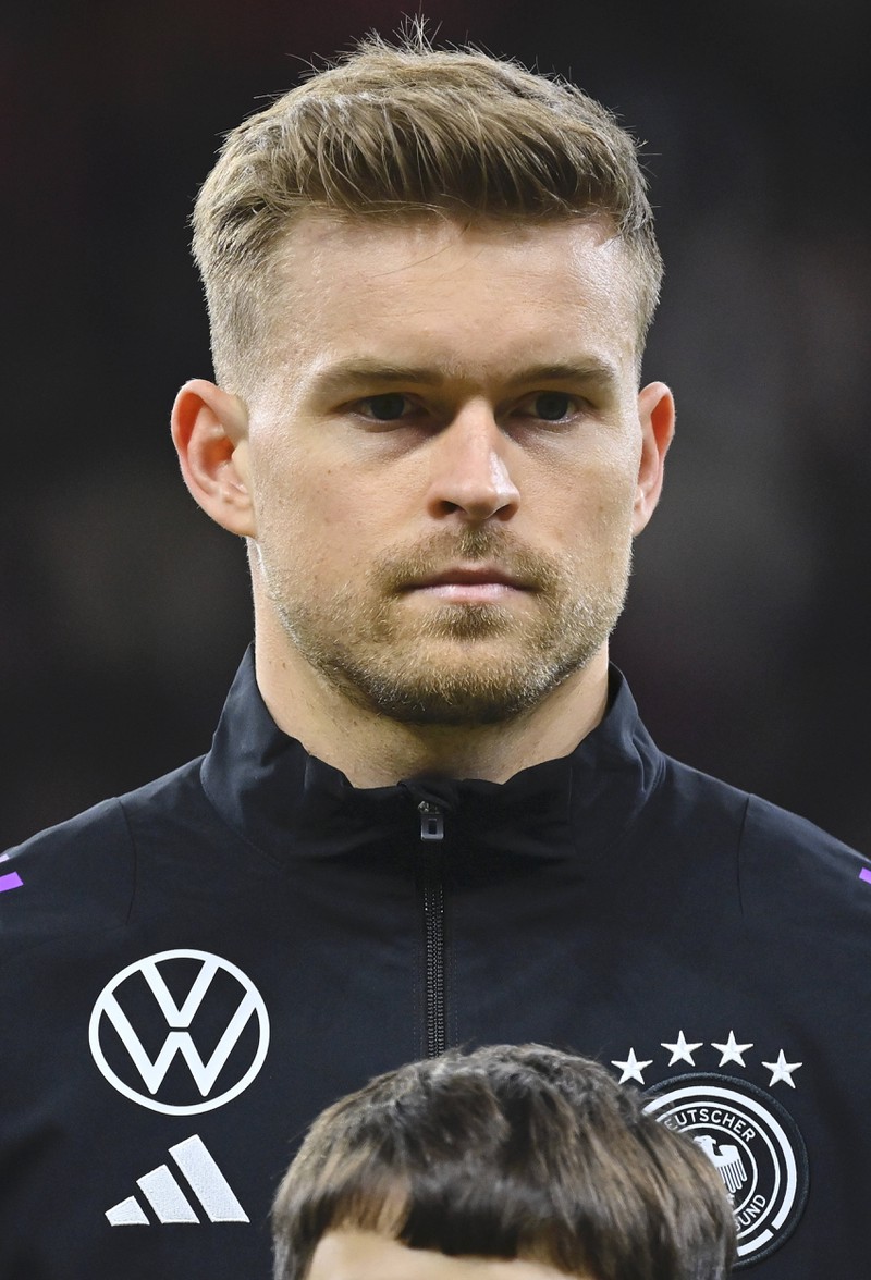 Maximilian Mittelstädt ist ein deutscher Fußballprofi.