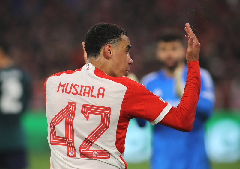 Jamal Musiala trägt beim FC Bayern die Rückennummer 42. Doch wieso?