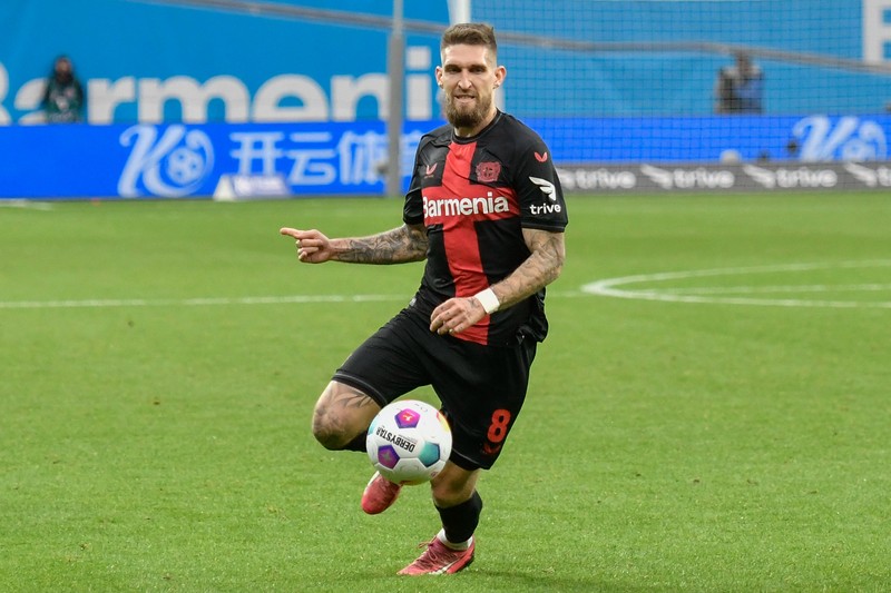 Robert Andrich spielt bei Bayer 04 Leverkusen.