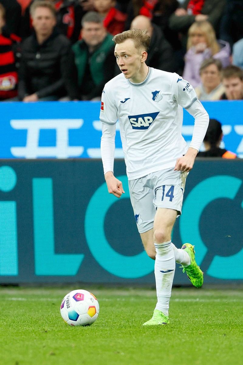 Maximilian Beier ist ein deutscher Fußballspieler.
