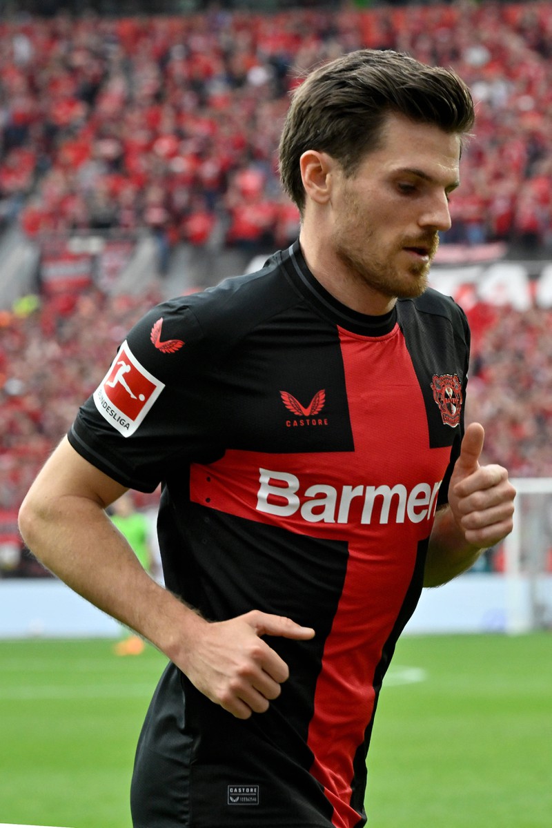 Jonas Hofmann ist ein deutscher Fußballspieler.