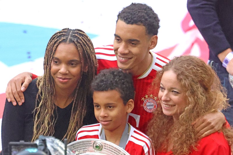 Auch der Vater von Jamal Musiala spielte Fußball. Er hat ein gutes Verhältnis zu seiner Familie.