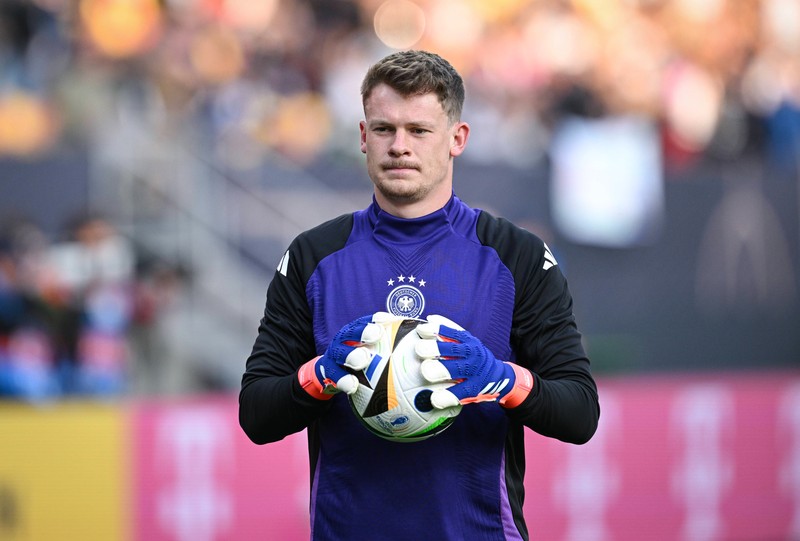 Alexander Nübel ist die Nummer 3 im Tor.