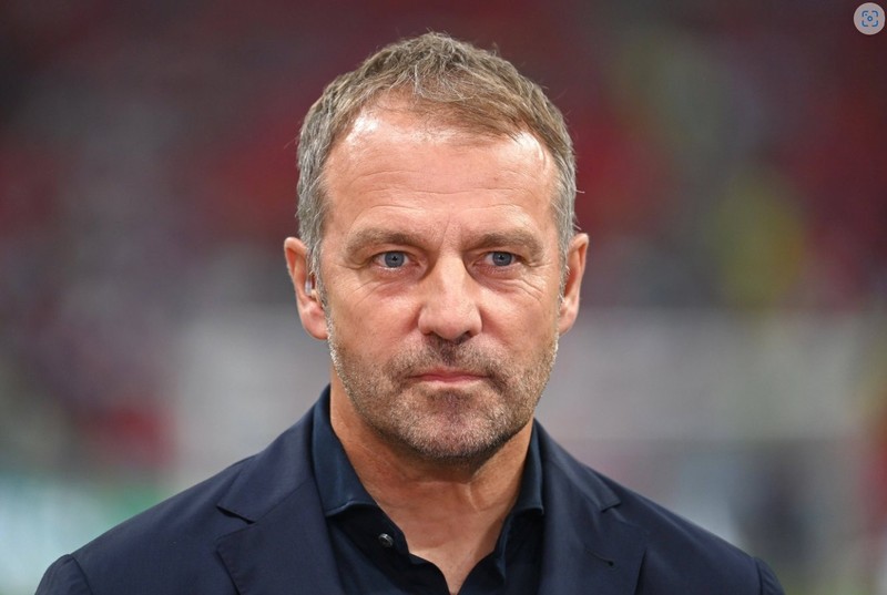 Hansi Flick ist aber der Saison 2024/25 Trainer des FC Barcelona.