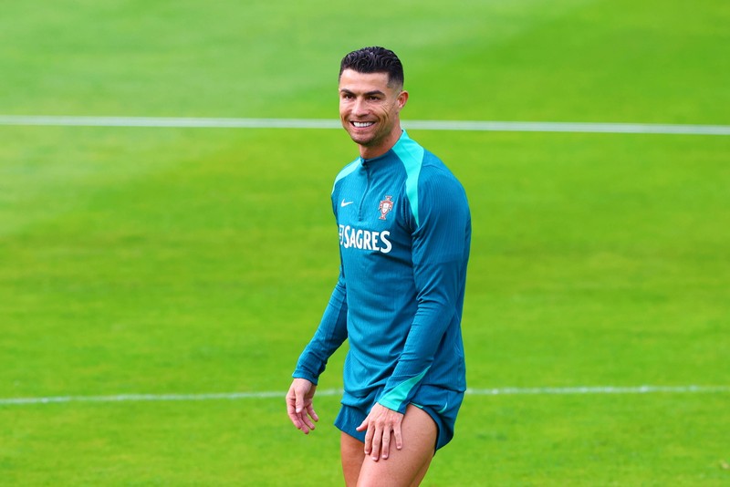 Cristiano Ronaldo ist einer der älteren Fußballspieler bei der EM 2024.