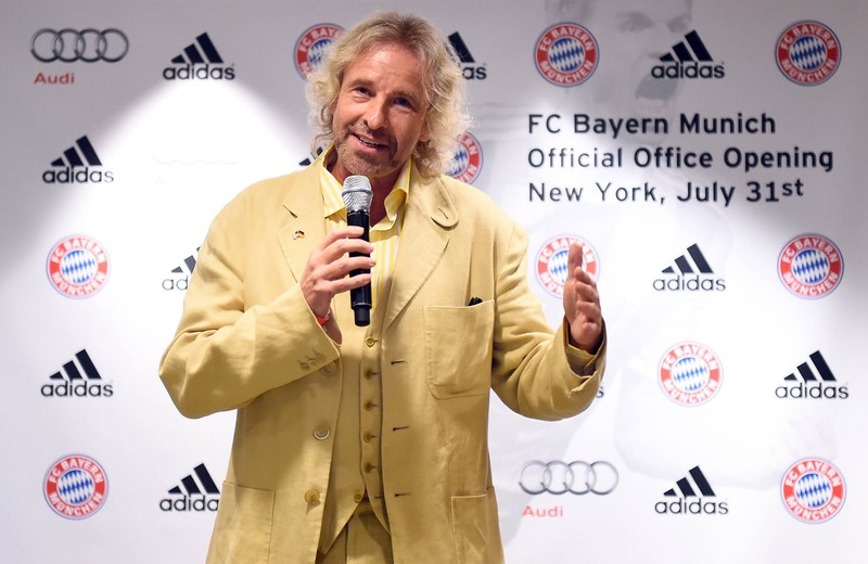 Auch Thomas Gottschalk ist Fußballfan.